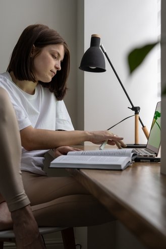 Livre pour apprendre à utiliser un ordinateur sous Windows.