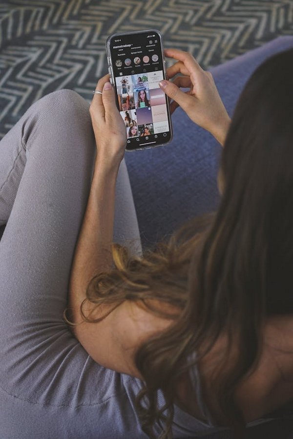 Premiers Clics - Cours et tutos sur l'utilisation d'un téléphone et d'une tablette