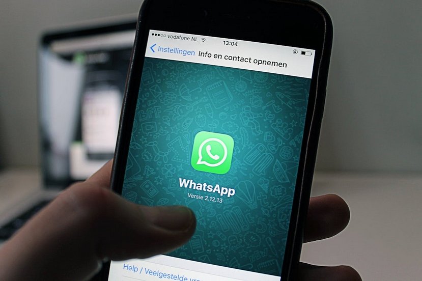 Complete user guide for WhatsApp - Phone tutorials with Premiers Clics