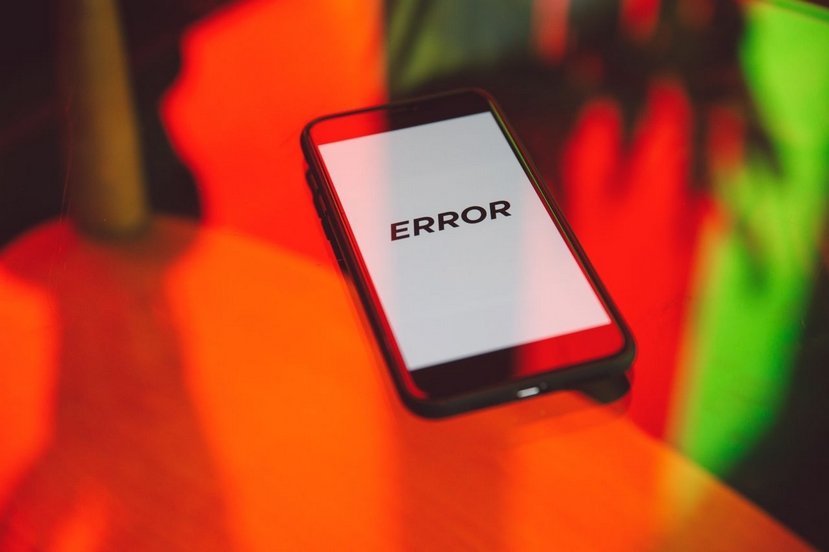 Tutos Premiers Clics - Dépannage des principaux problèmes de téléphones Android et iPhone Tutos Smartphones Android et iPhone Premiers Clics - Bien utiliser et dépanner son téléphone Android ou son iPhone - Cours débutants et tutos pour le grand public